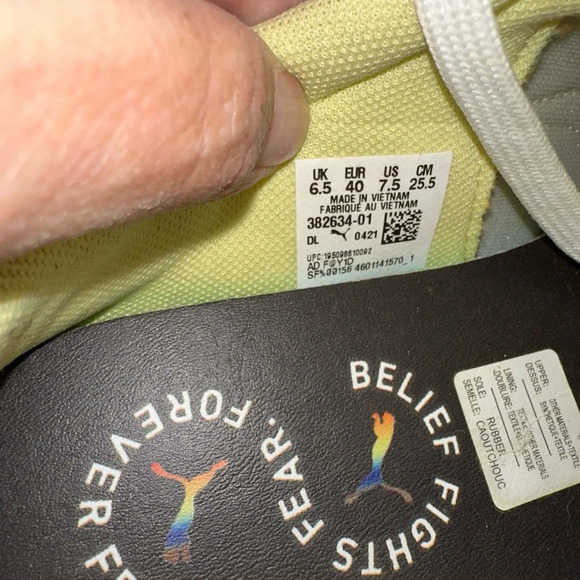 SIZE 7.5 PUMA FUTURE RIDER PRIDE 382634-01 - Picture 6 of 12